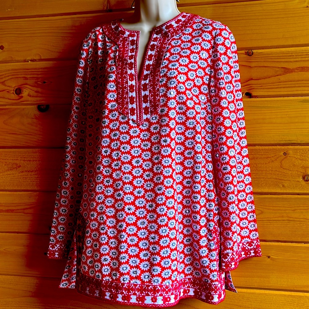 Tory Burch women’s size 8 Boho top with sequins.